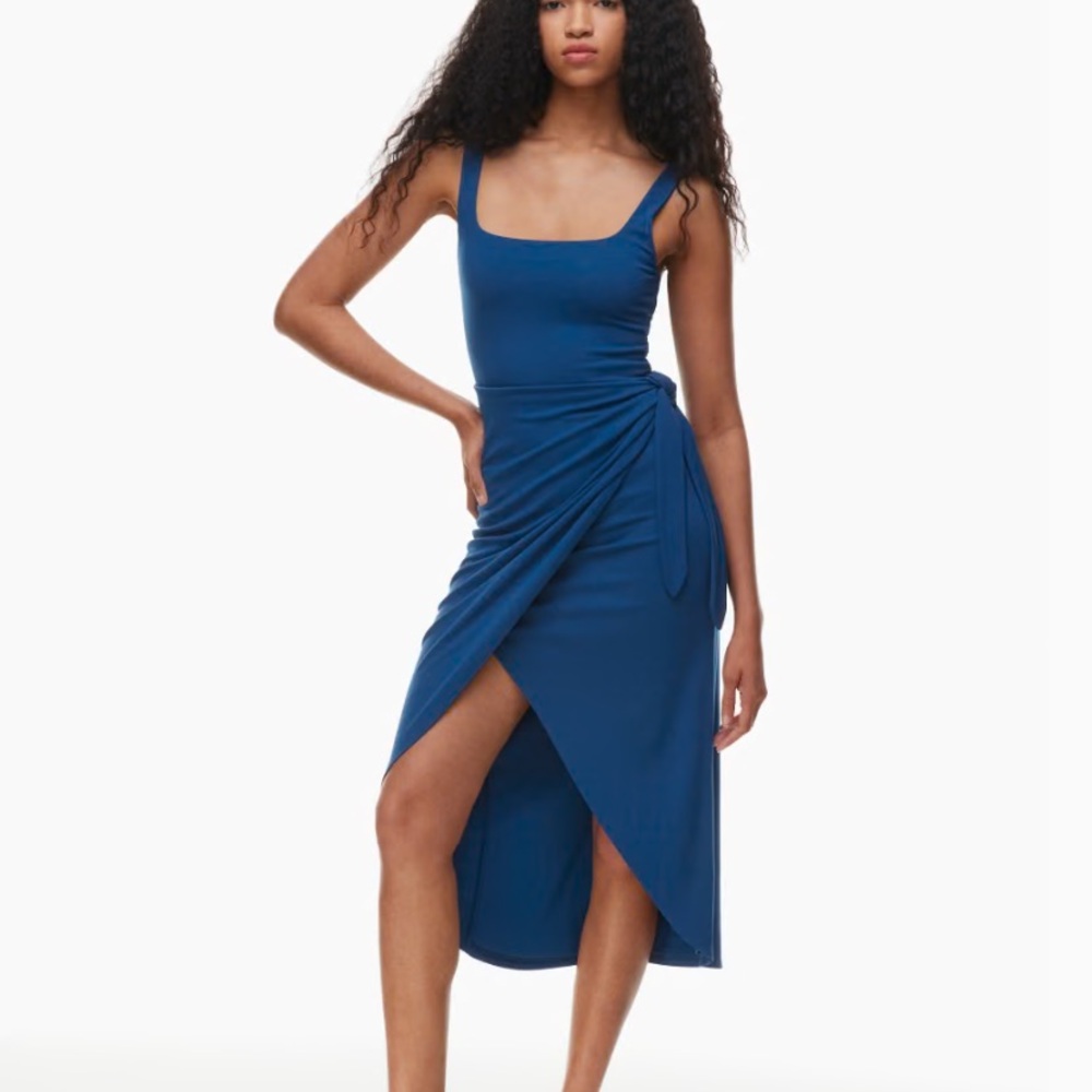Aritzia Saturn midi dress